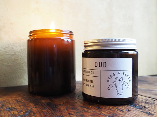 Oud Soy Candle – Luxurious Agarwood & Floral Fragrance Blend