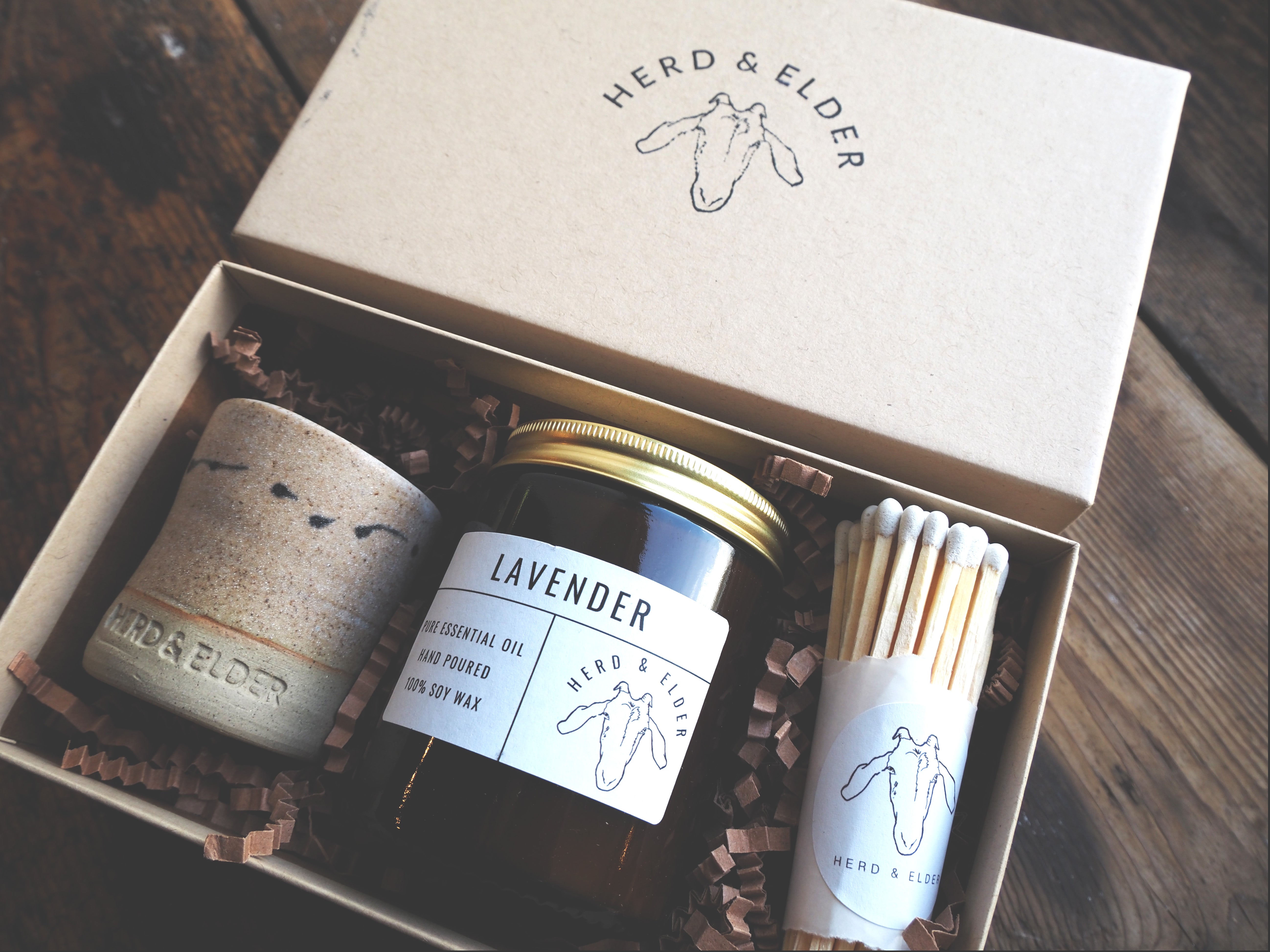 ARSON CANDLE & HOPE IN THE BOX セット Gift Box - Eco Friendly Soy Candle and Match Striker – Herd & Elder